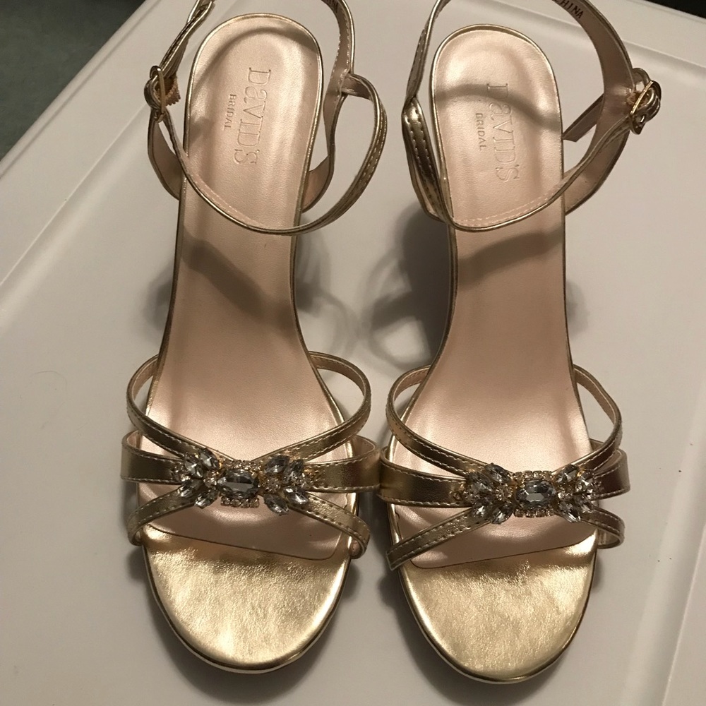 Gold David’s bridal heels-new never worn